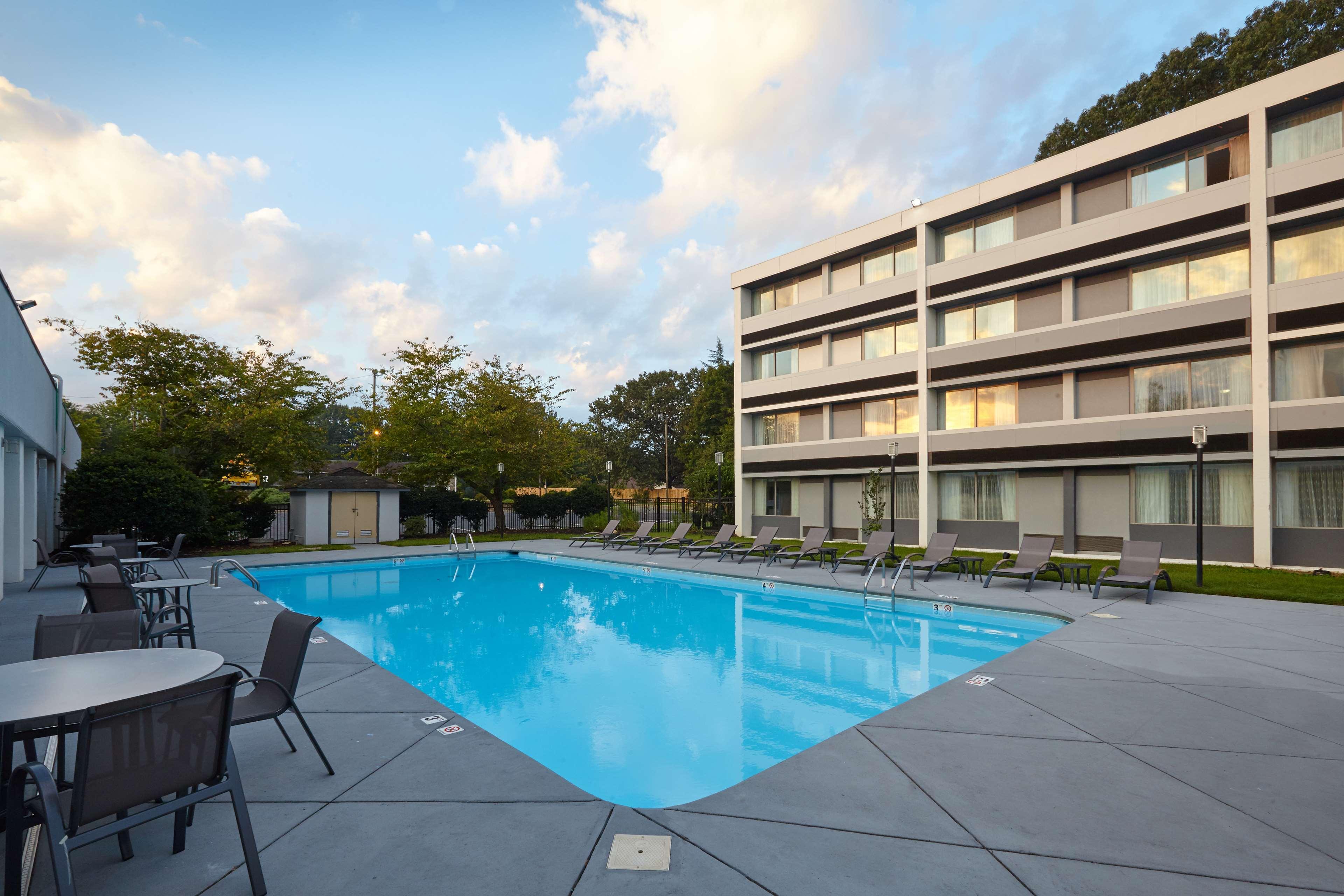 Best Western Plus University Inn Вінстон-Сейлем Екстер'єр фото